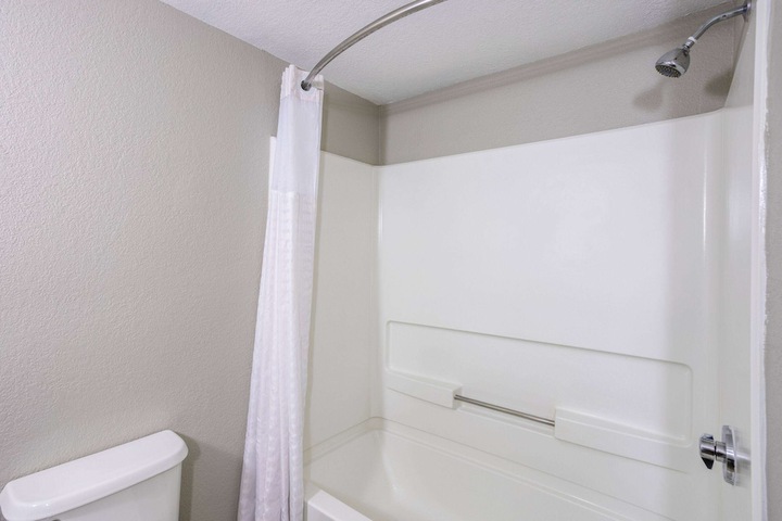 Room 12 of 26