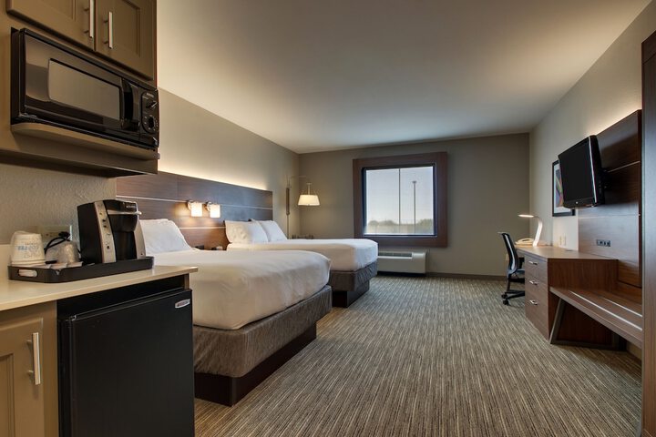 Holiday Inn Express Hotel & Suites Vernon College Area by IHG