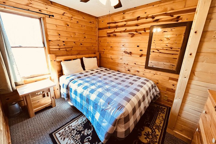 Horseshoe Bay Lodge