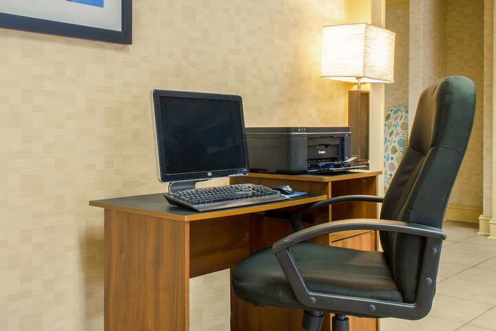 Business Center 32 of 32