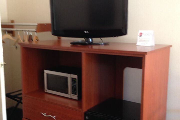 Room 4 of 23