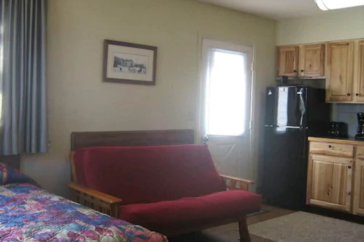 Room 30 of 33