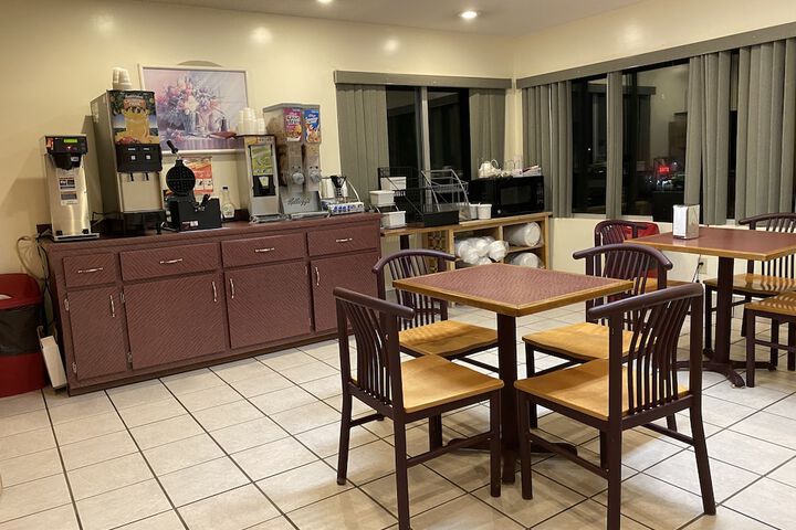 Knights Inn & Suites Dublin