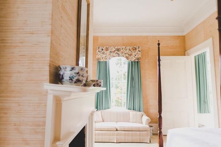 Room 27 of 47