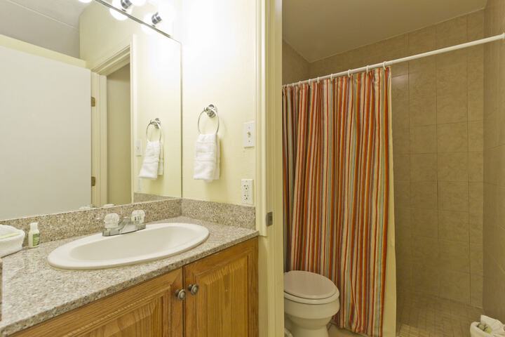 Room 13 of 28