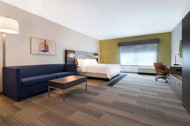 Holiday Inn Express & Suites Glendale Downtown by IHG