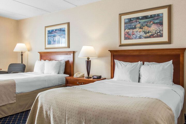 Clarion Hotel & Conference Center Ronkonkoma MacArthur Airport