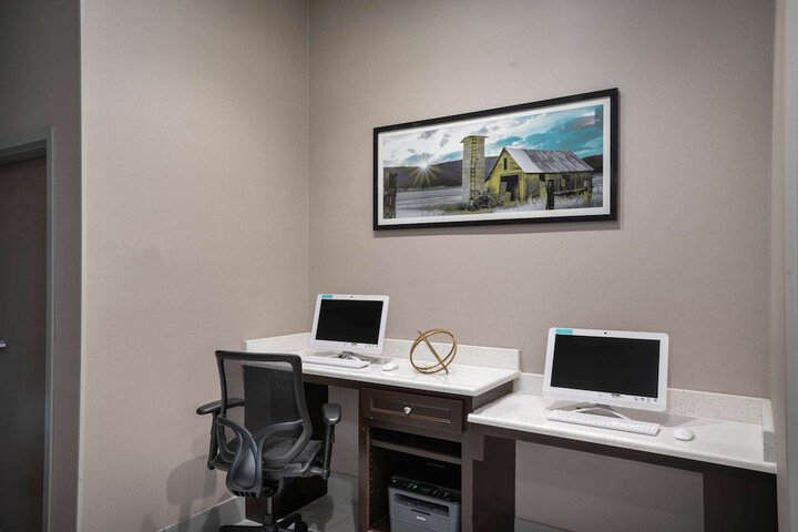 Business Center 35 of 35
