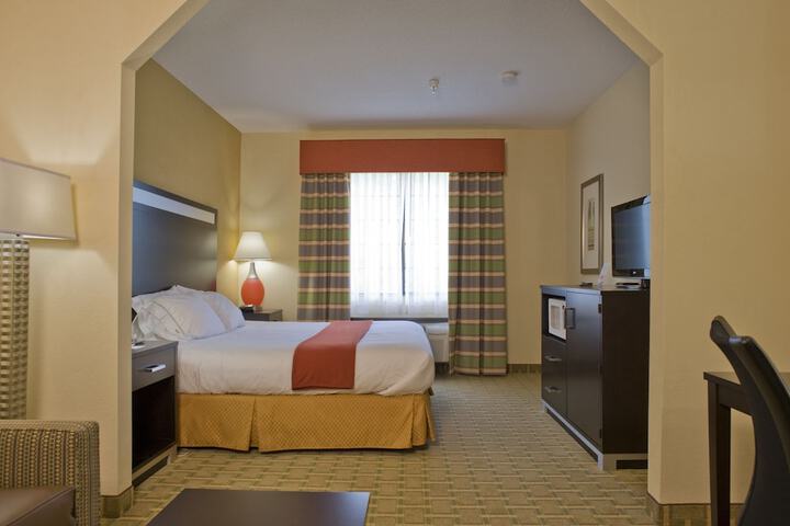 Room 35 of 49