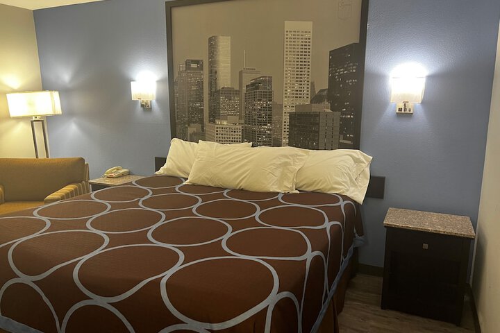 Room 16 of 29