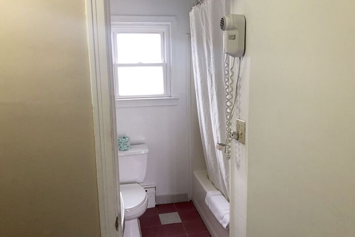 Room 21 of 48