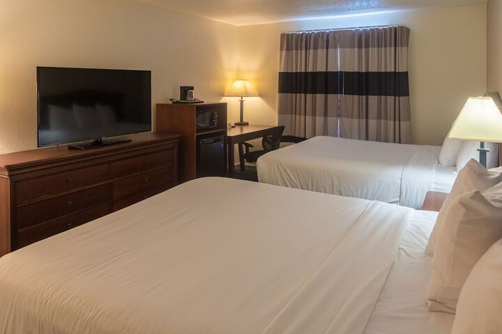 Room 11 of 32