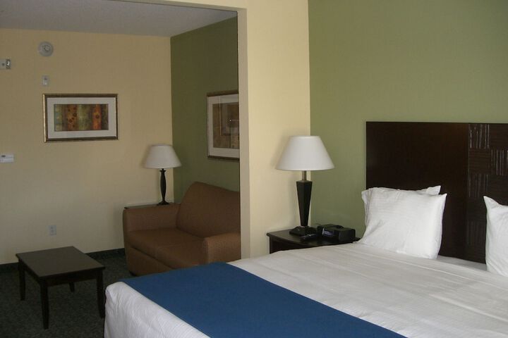 Holiday Inn Express & Suites Covington by IHG