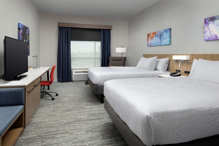 Room 10 of 42