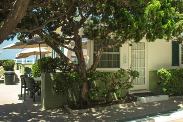 Hotel Exterior 216 of 229