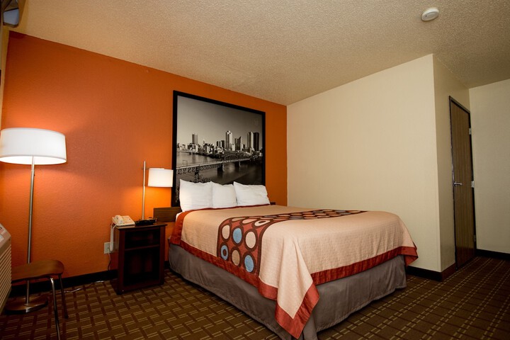 Room 21 of 36