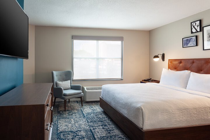 Room 15 of 19