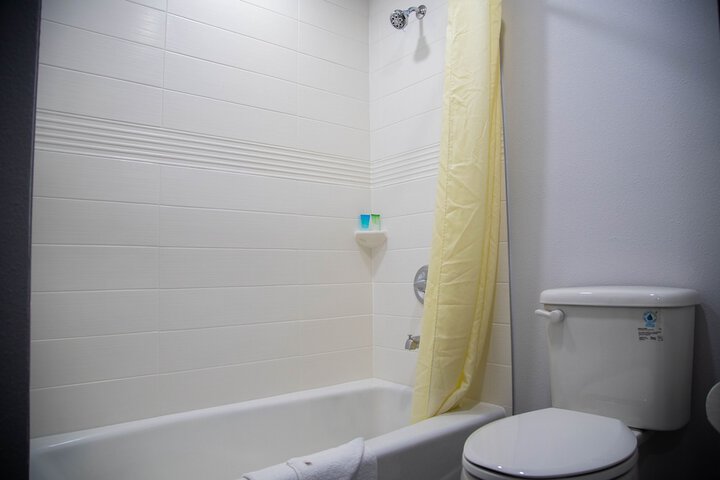 Room 10 of 26