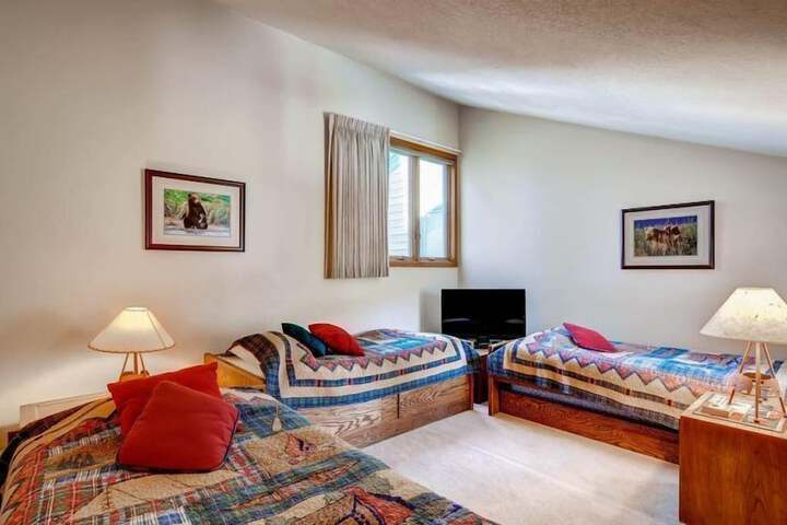 Lakeside Village 4 Bedroom Condo