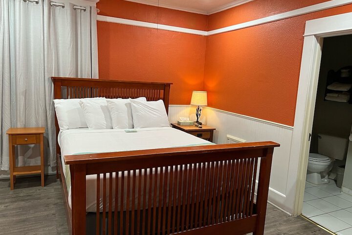 Room 18 of 38