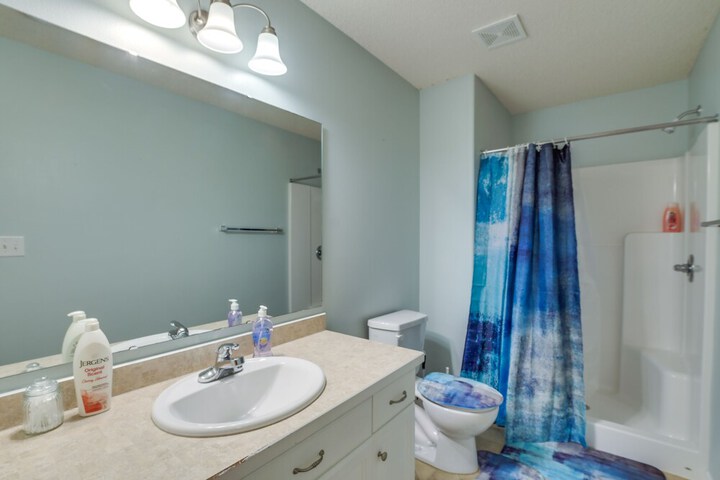 Pet-friendly North Dakota Escape w / Fenced-in Yard