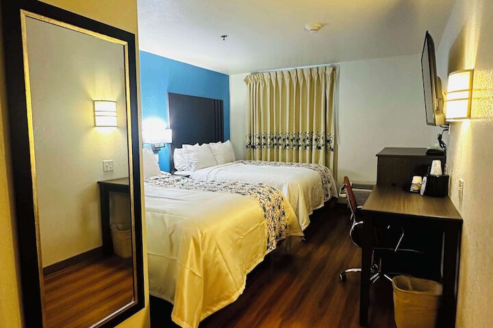 Room 6 of 20