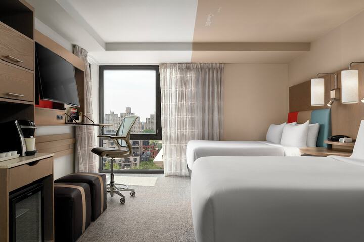 Room 17 of 38