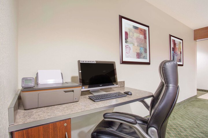 Business Center 16 of 16