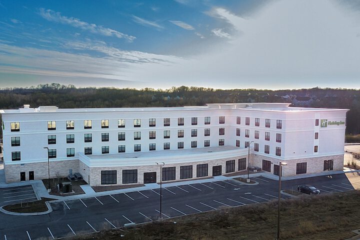 Hotel 4 of 93