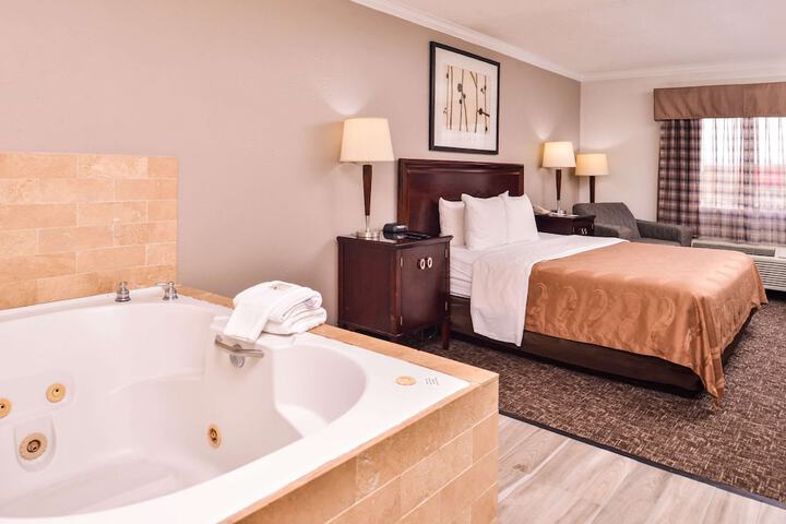 Room 40 of 48