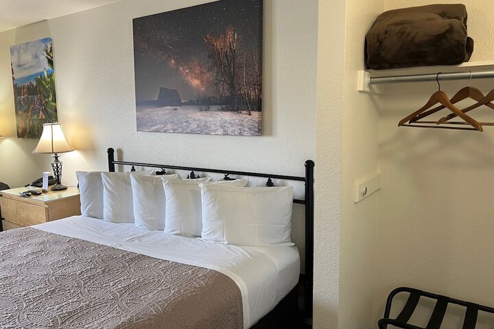 Antlers Inn
