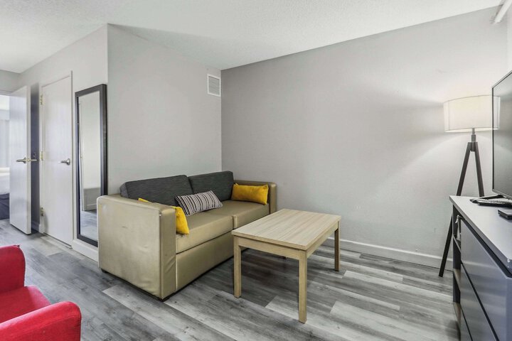 Room 8 of 23