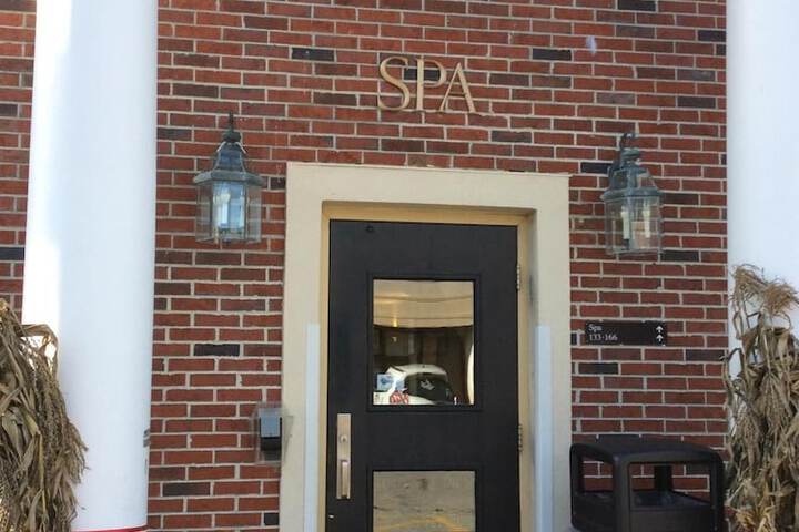 Hotel 4 of 142