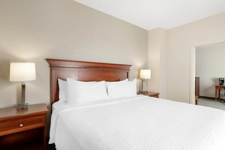 Best Western Plus Executive Hotel & Suites