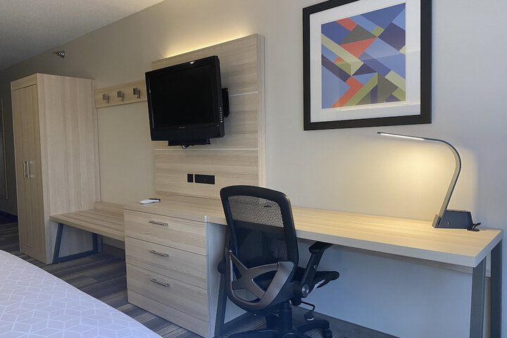 Holiday Inn Express Hotel & Suites Logansport by IHG