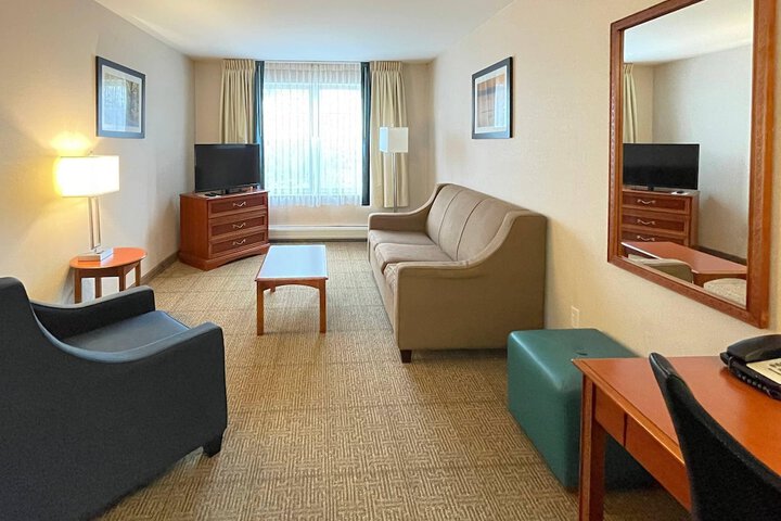 Smart Suites an Ascend Collection Hotel