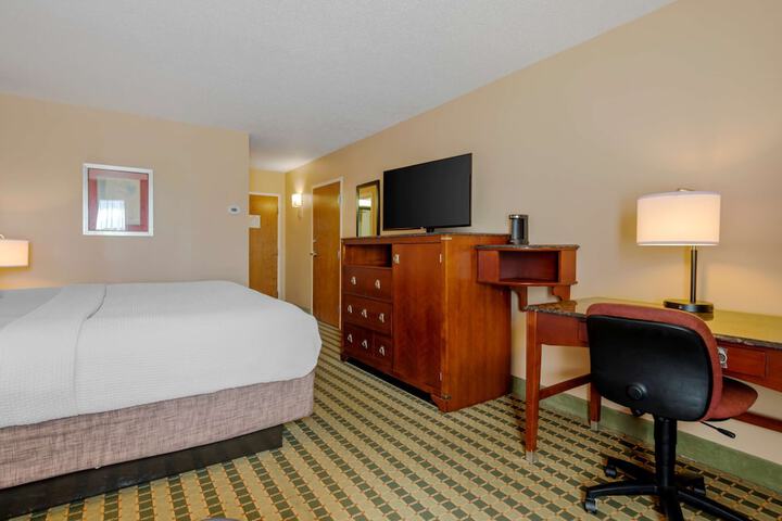 Room 9 of 28