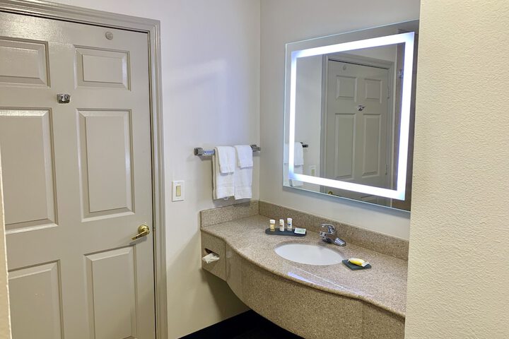 Room 22 of 25