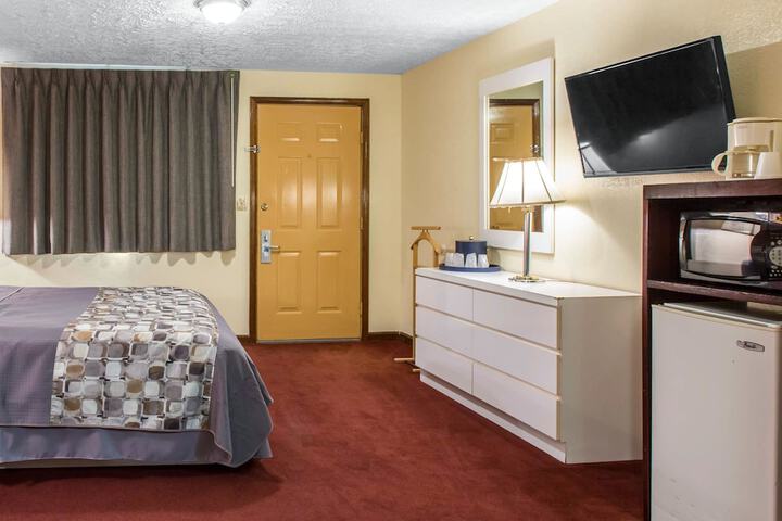 Room 11 of 23
