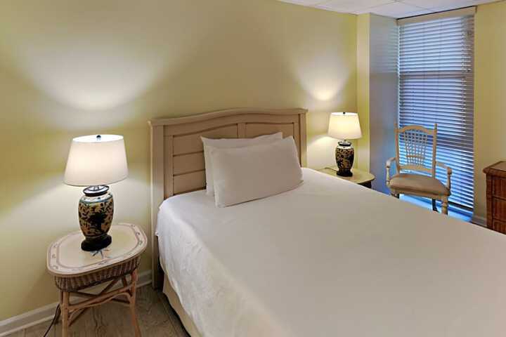 Room 25 of 104