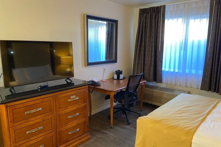 Room 12 of 24