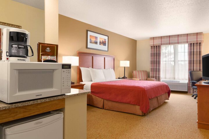 Country Inn & Suites by Radisson Sycamore, IL
