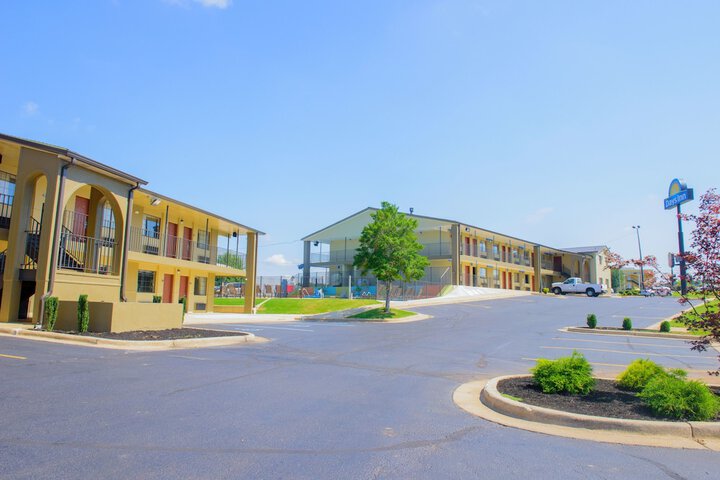 Clarion Pointe Athens I-65
