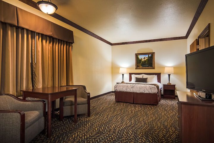 Room 17 of 36