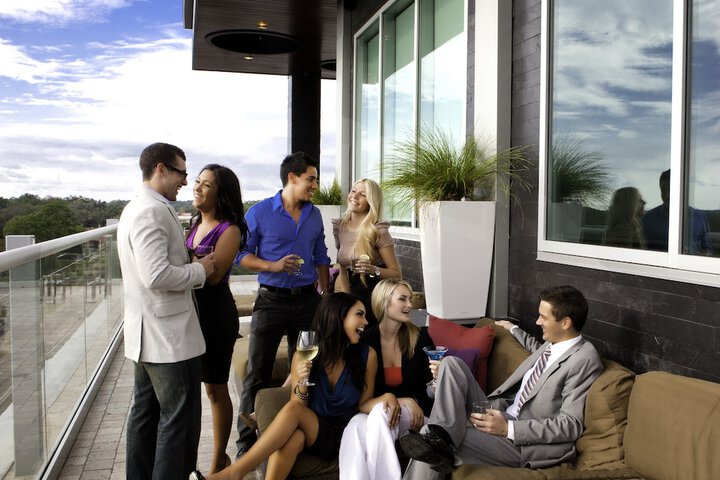 Lounge 41 of 50