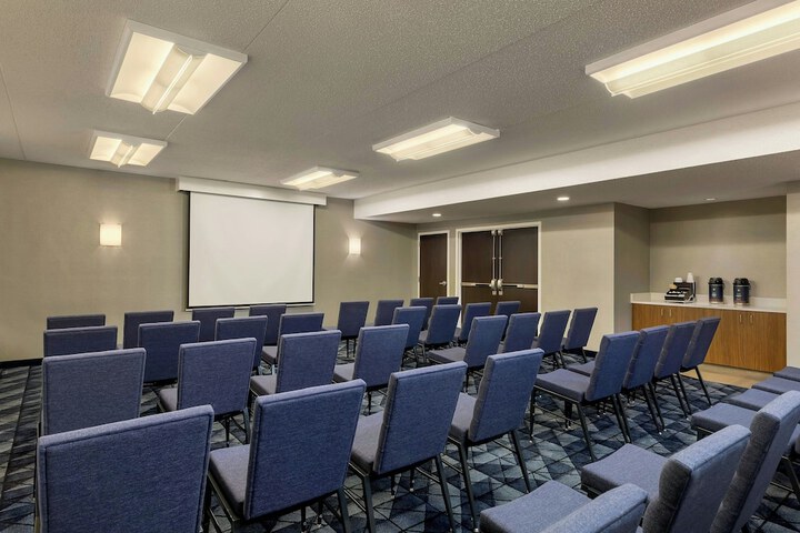 Courtyard by Marriott Minneapolis-St. Paul Airport