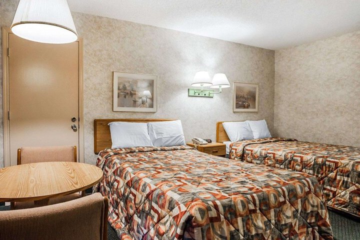 Room 9 of 30