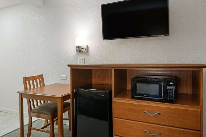 Room 19 of 30