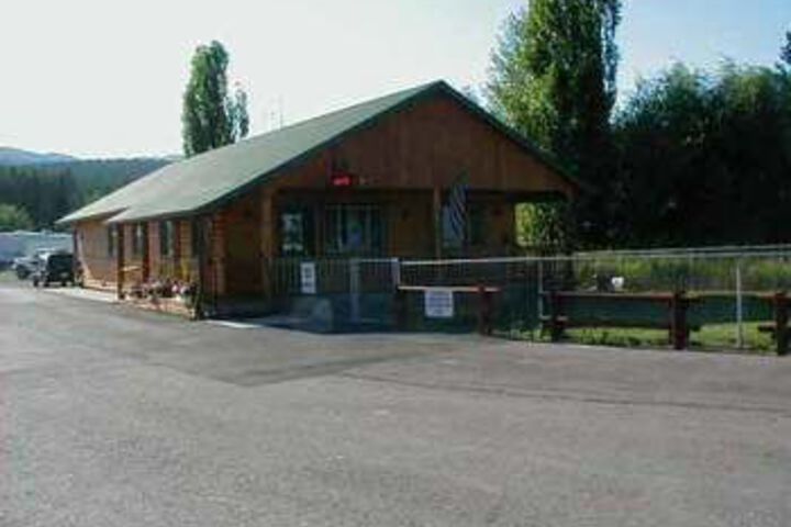 Edgewater Motel