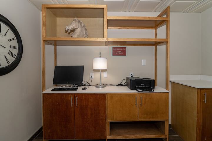Business Center 48 of 49